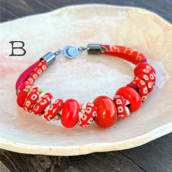 【ハンドメイド和ブレスレット】作家一点物 アンティーク ちりめん 天然石