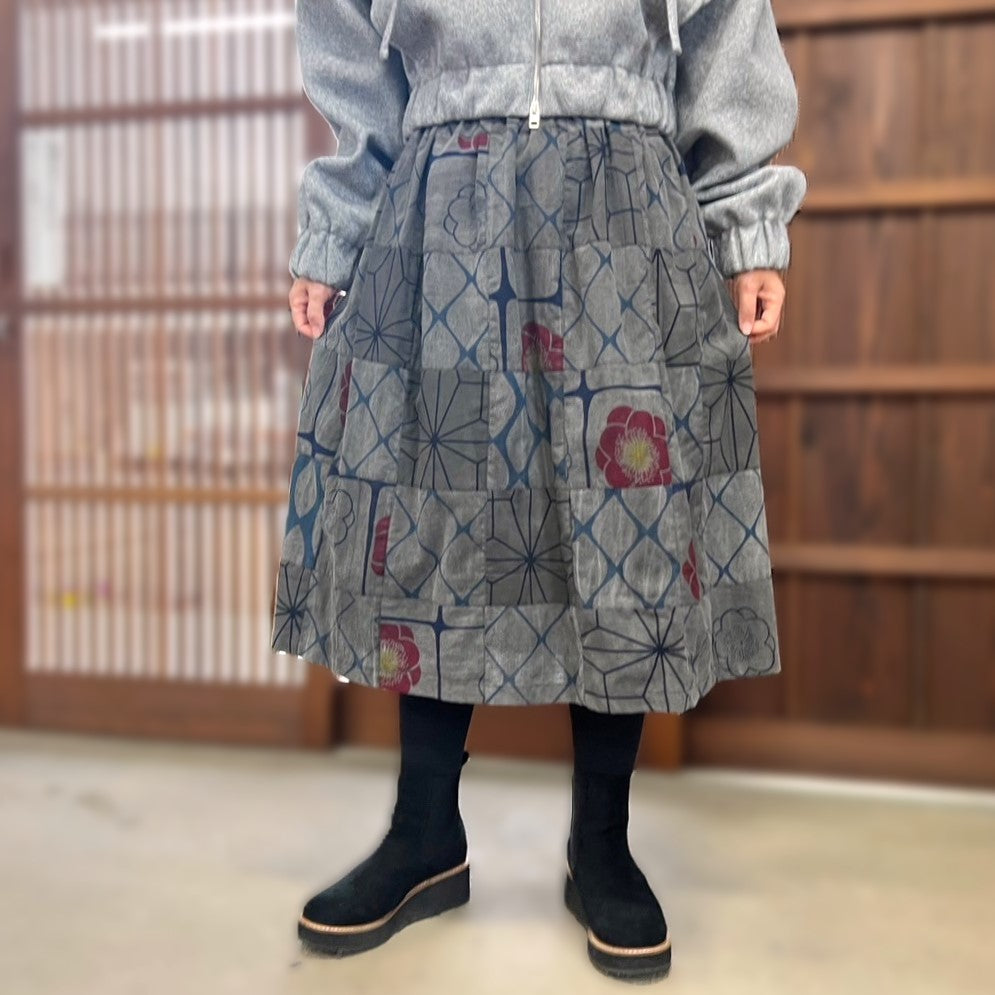 [Old cloth remake skirt] Elegant one-of-a-kind piece by the artist, Kasuri, indigo dyed, BORO, Sashiko, Patchwork 