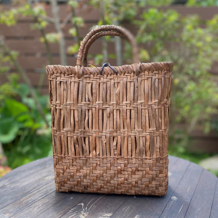 信州安曇野の山葡萄籠バッグ。山ぶどう手編み、手仕事 - かごバッグ