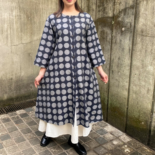 [Kurume Kasuri open-front dress] Gray polka dot pattern shirt dress, no collar