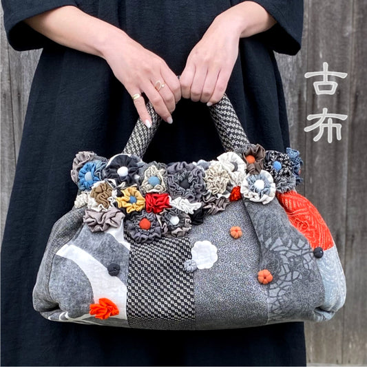 [Old cloth handbag] Old cloth, pattern dyed, Kurume kasuri, made in Japan, one-of-a-kind item by the artist, patchwork