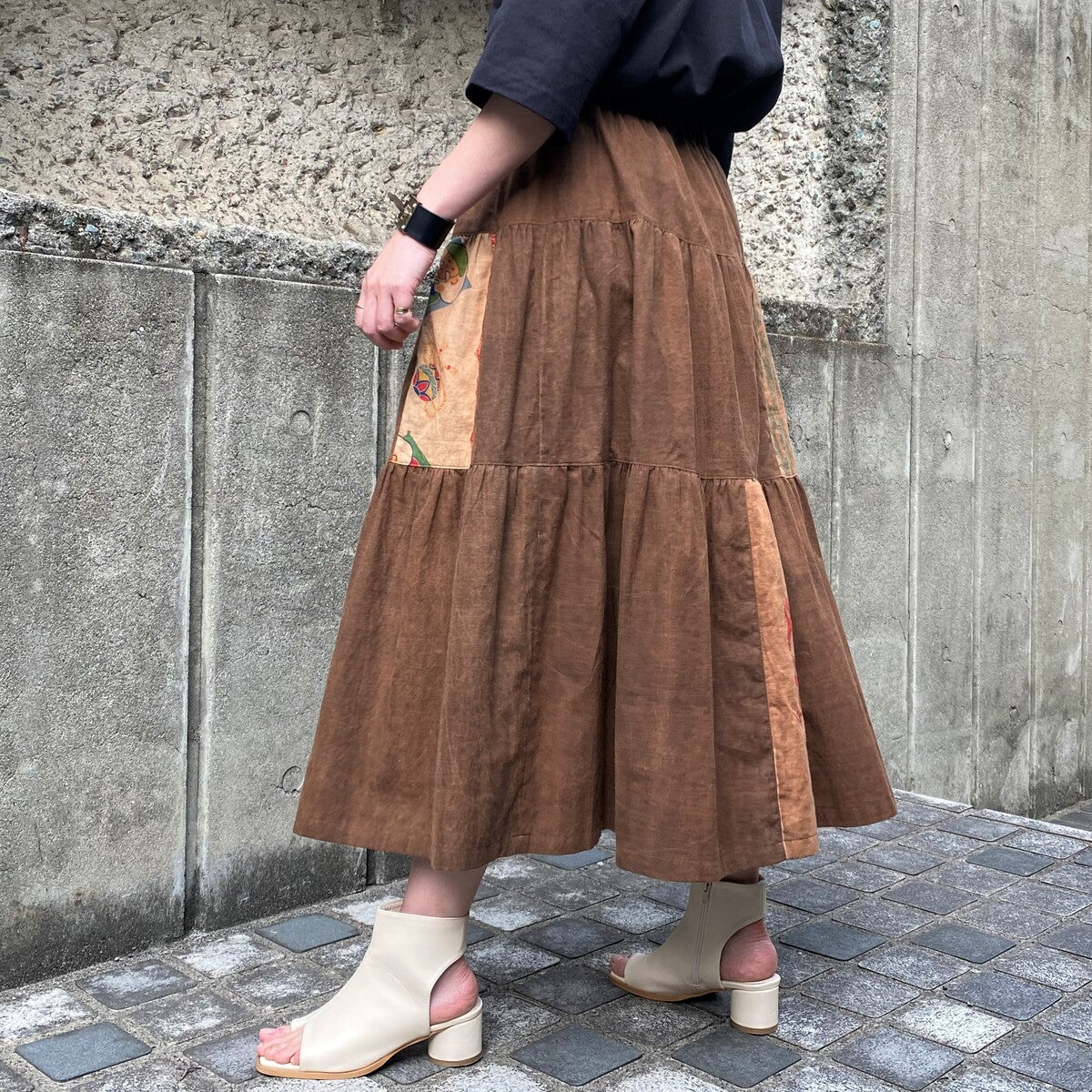 [Persimmon mud dyed skirt] Tiered skirt