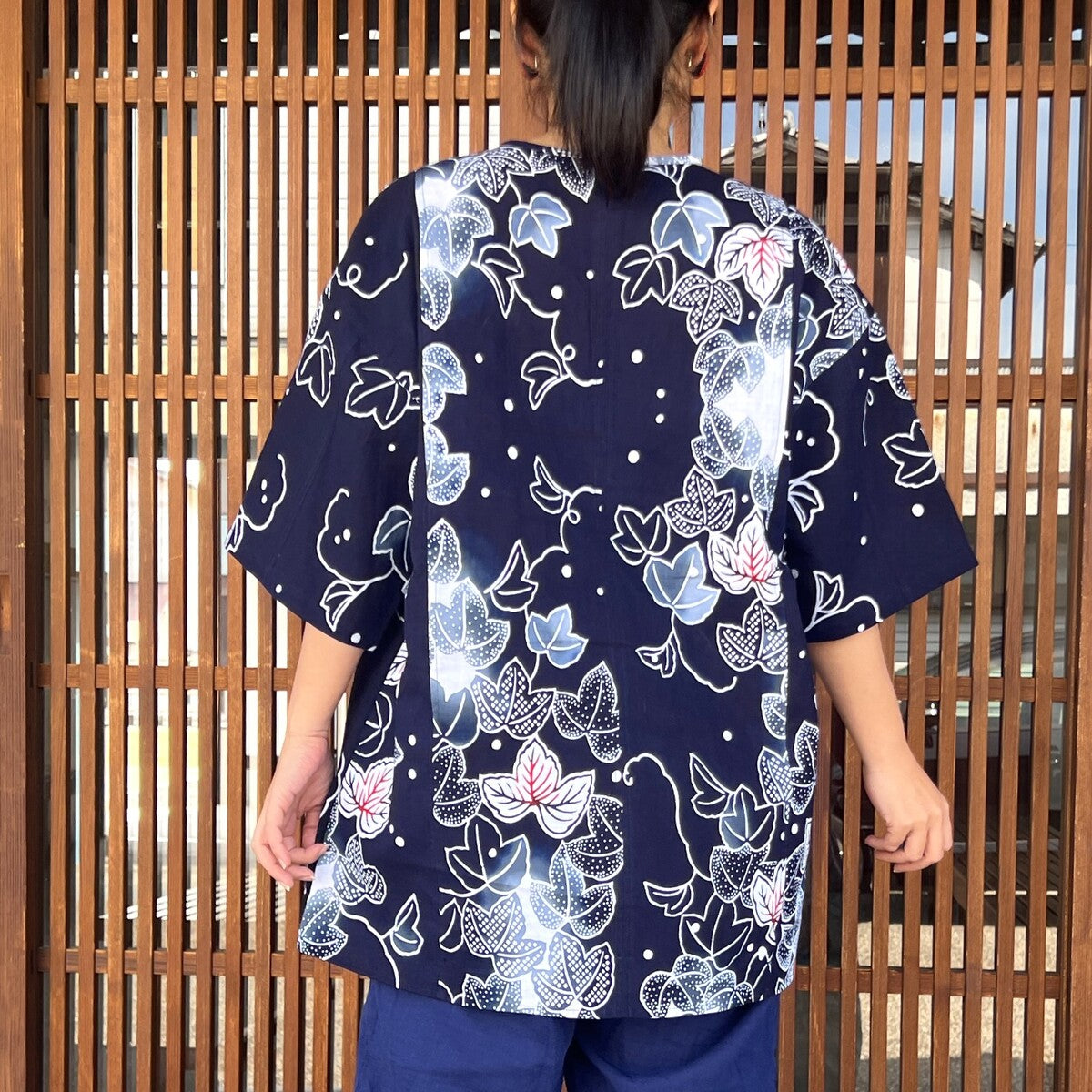 [Yukata remake blouse] One-of-a-kind piece by the artist Summer festival Fireworks Cool Floral pattern