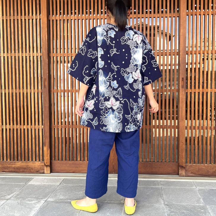 [Yukata remake blouse] One-of-a-kind piece by the artist Summer festival Fireworks Cool Floral pattern