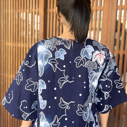 [Yukata remake blouse] One-of-a-kind piece by the artist Summer festival Fireworks Cool Floral pattern