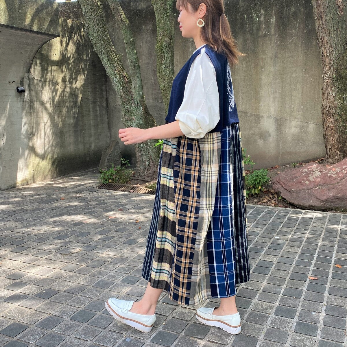 [Old Cloth Arranged Jumper Skirt] One-of-a-kind item by the artist, Kurume  Kasuri, Indigo dyed, Pongee, Plaid pattern, Sashiko