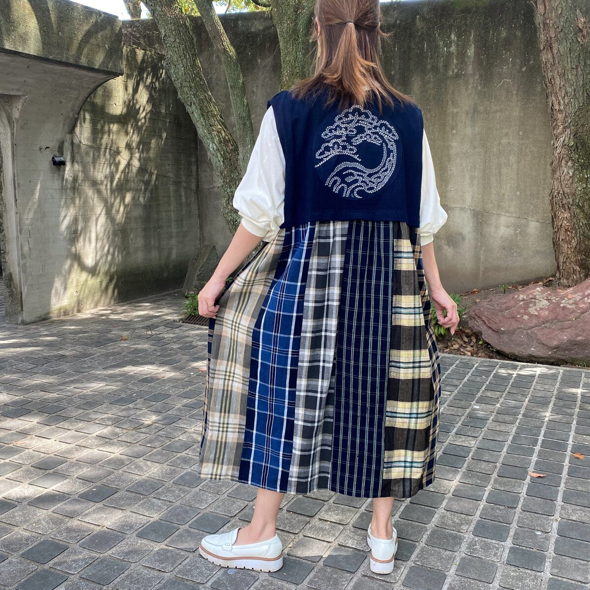 [Old Cloth Arranged Jumper Skirt] One-of-a-kind item by the artist, Kurume  Kasuri, Indigo dyed, Pongee, Plaid pattern, Sashiko