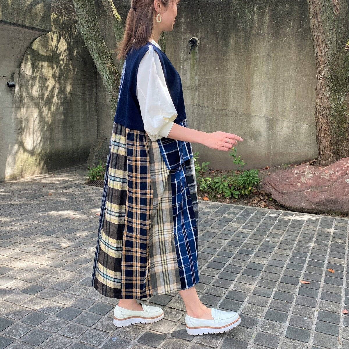 [Old Cloth Arranged Jumper Skirt] One-of-a-kind item by the artist, Kurume  Kasuri, Indigo dyed, Pongee, Plaid pattern, Sashiko