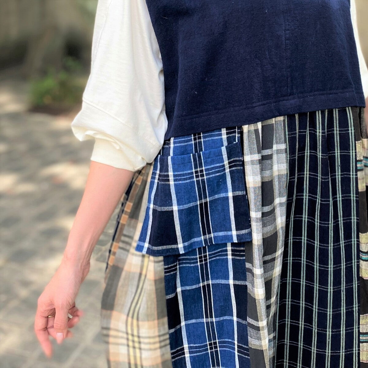 [Old Cloth Arranged Jumper Skirt] One-of-a-kind item by the artist, Kurume  Kasuri, Indigo dyed, Pongee, Plaid pattern, Sashiko