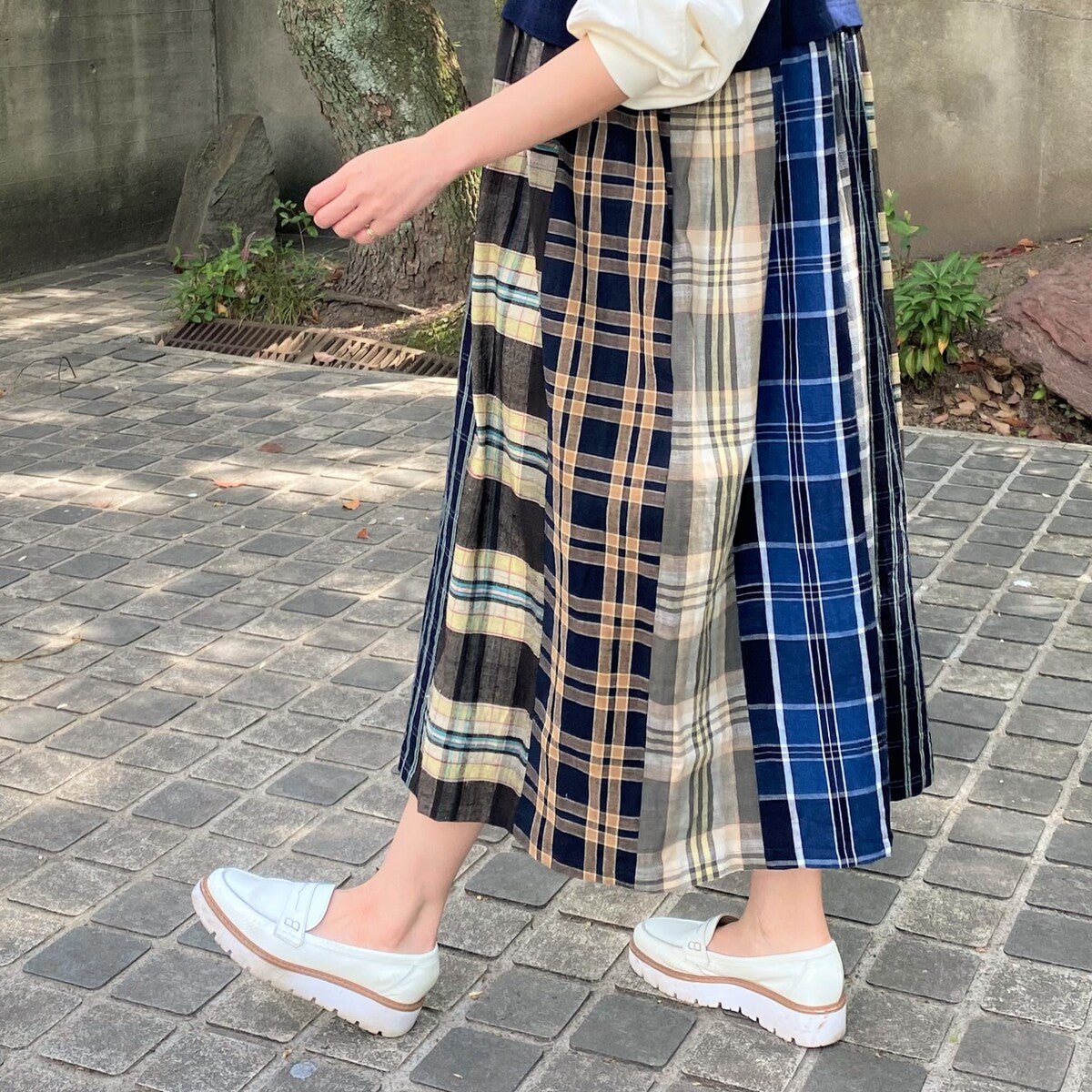 [Old Cloth Arranged Jumper Skirt] One-of-a-kind item by the artist, Kurume  Kasuri, Indigo dyed, Pongee, Plaid pattern, Sashiko