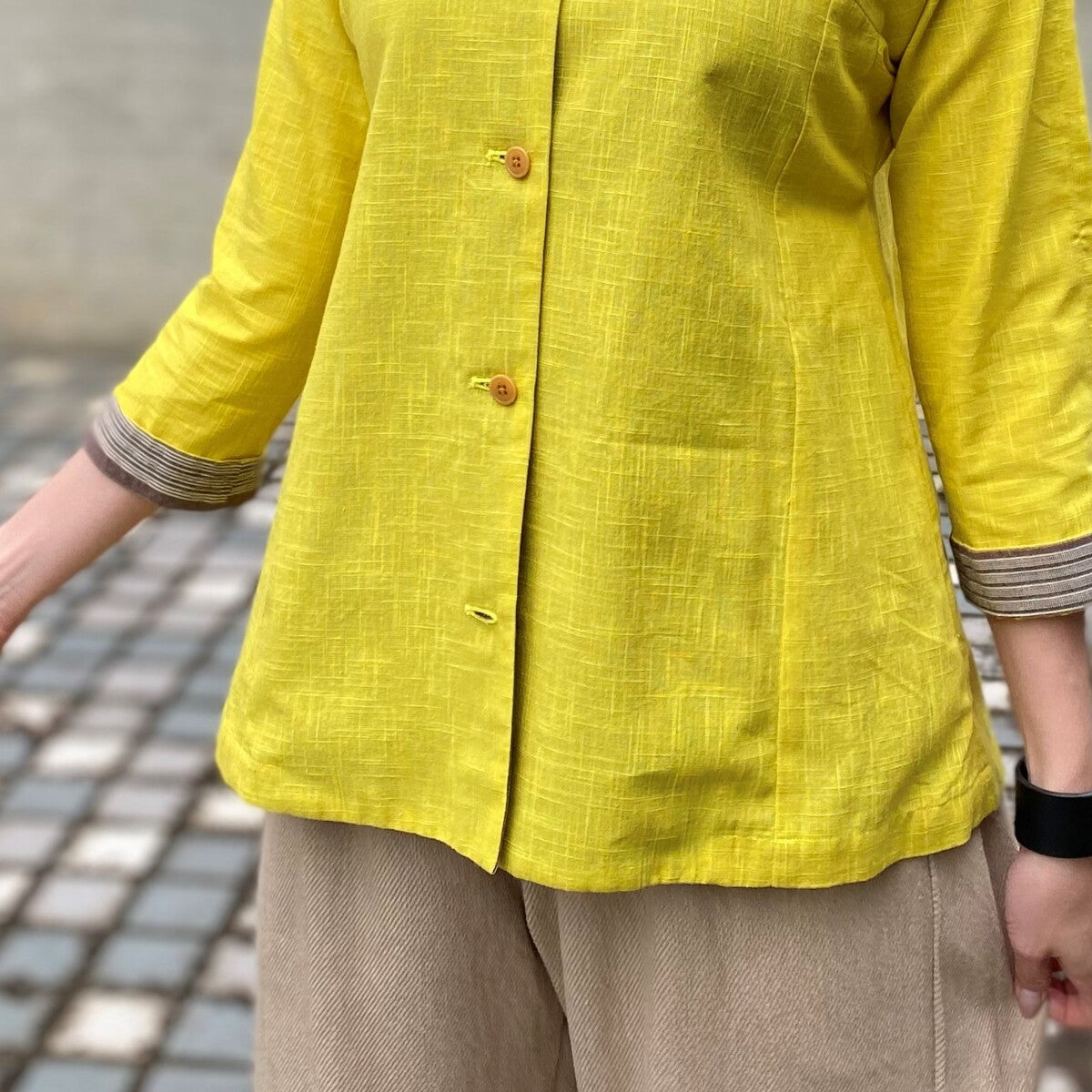 Giemon [Kurume Kasuri open front blouse] 100% cotton yellow brown jacket jacket no collar