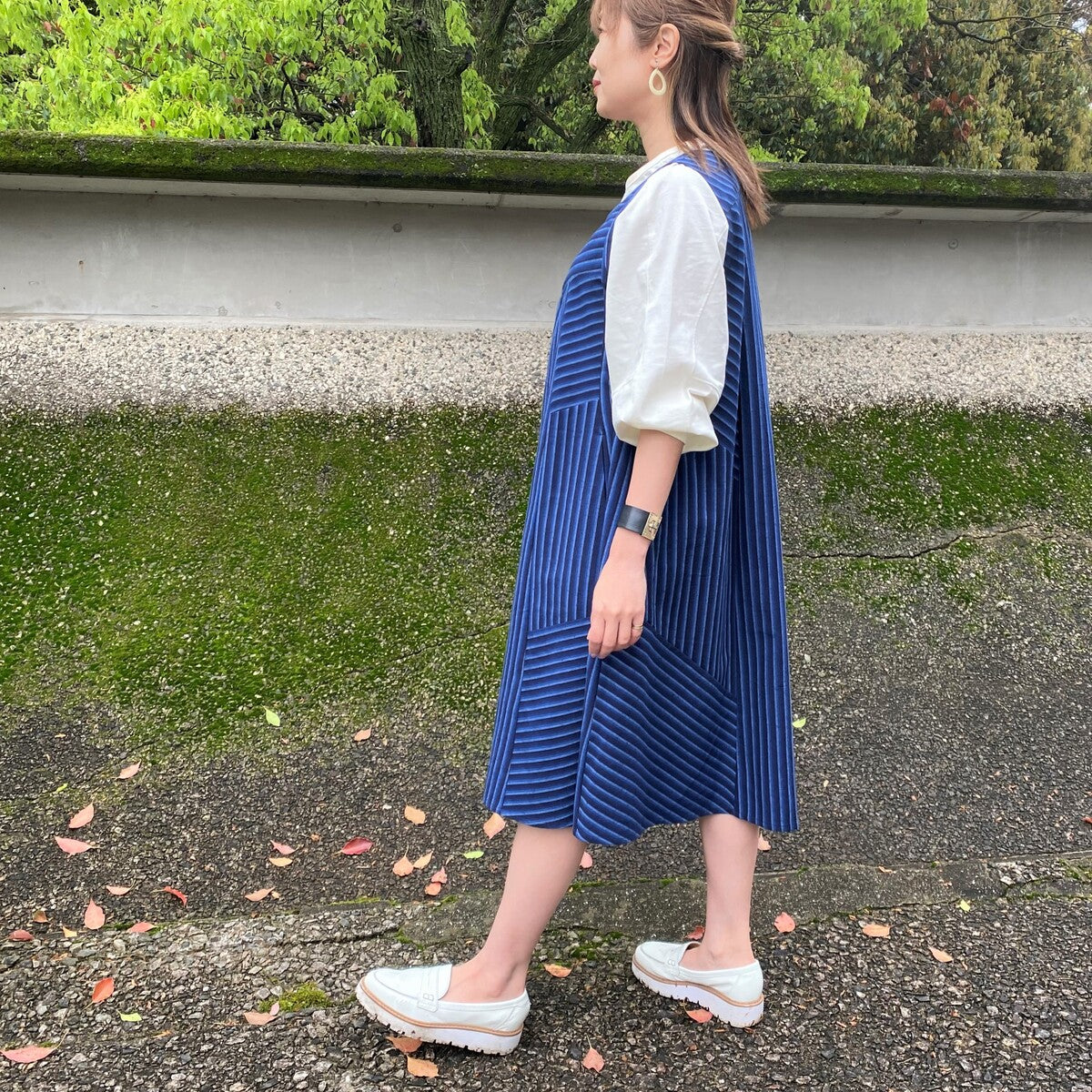 Giemon [Kurume kasuri jumper skirt Giemon 100% cotton A-line striped kasuri  gradation dark blue