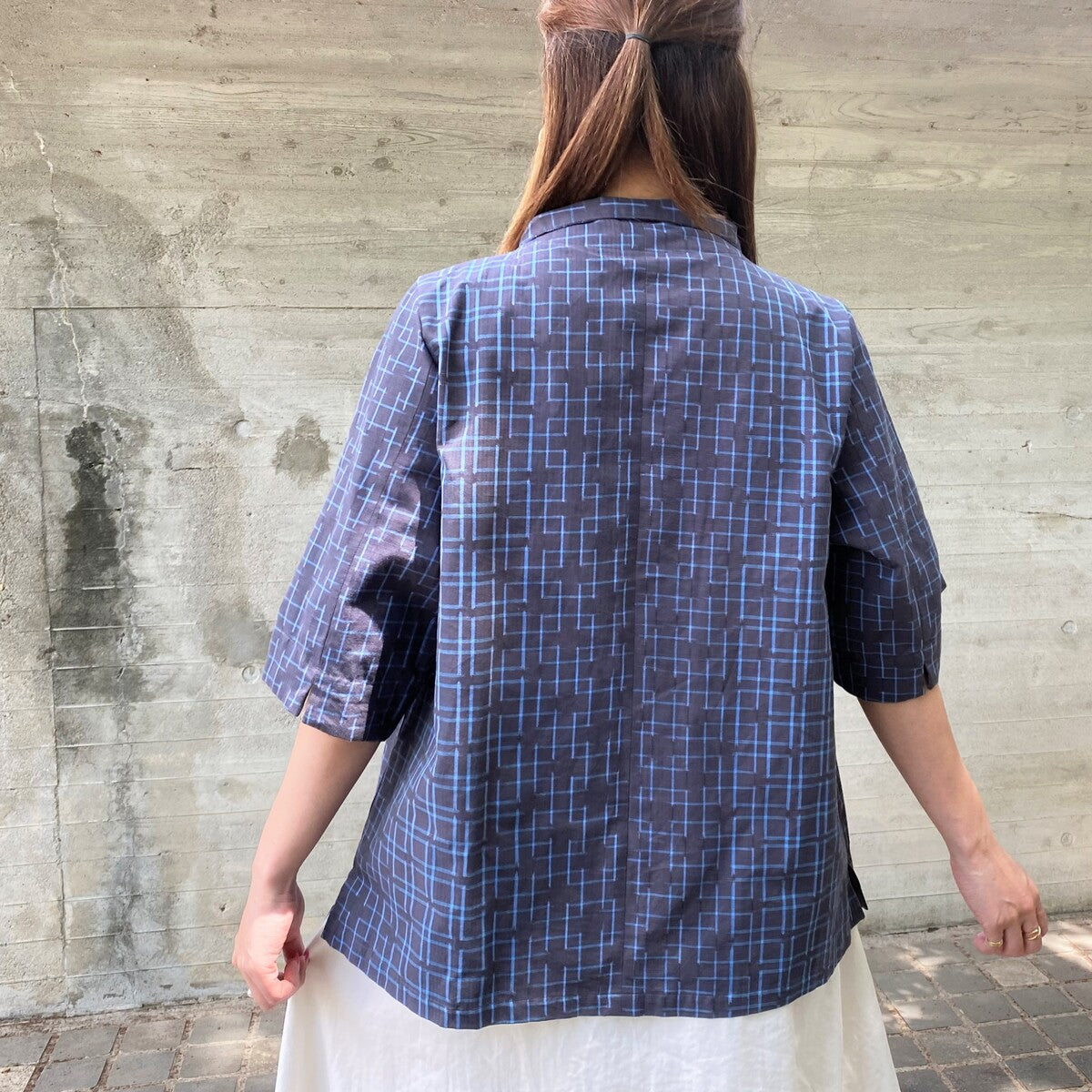 [Kurume Kasuri Open Front Blouse] Geometric Pattern Gray Navy High Neck 