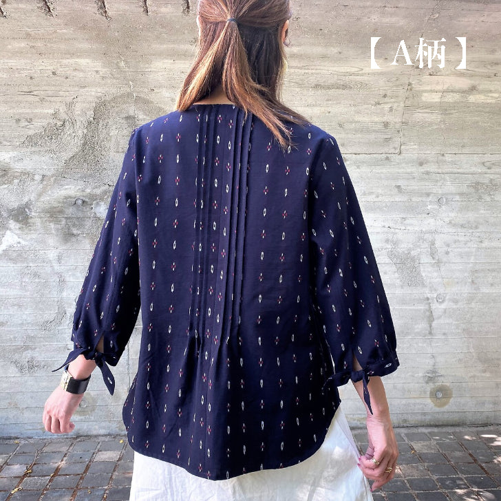 [Kurume kasuri tuck blouse] Made in Japan, literati pattern, calligraphy pattern, ribbon 