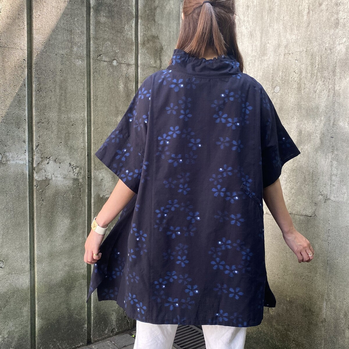 Giemon [Kurume Kasuri Tunic] High Neck Flower Giemon