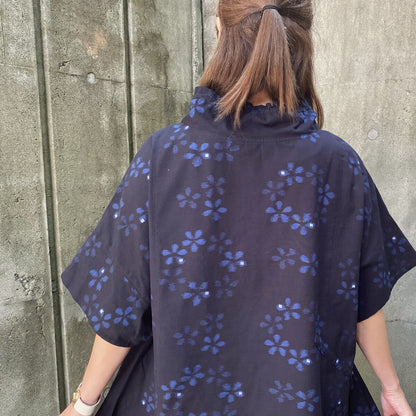 Giemon [Kurume Kasuri Tunic] High Neck Flower Giemon