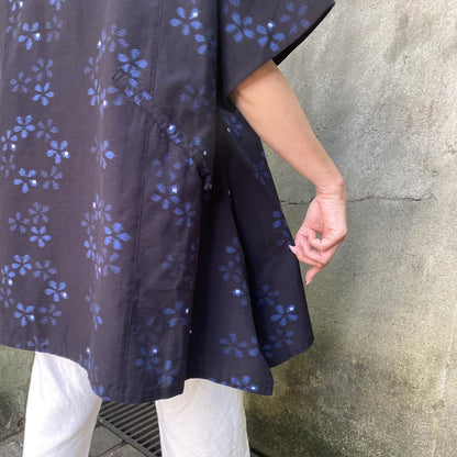 Giemon [Kurume Kasuri Tunic] High Neck Flower Giemon