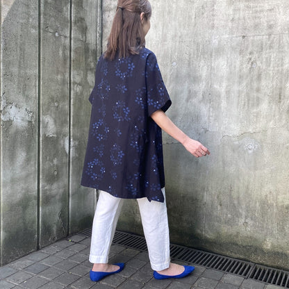 Giemon [Kurume Kasuri Tunic] High Neck Flower Giemon