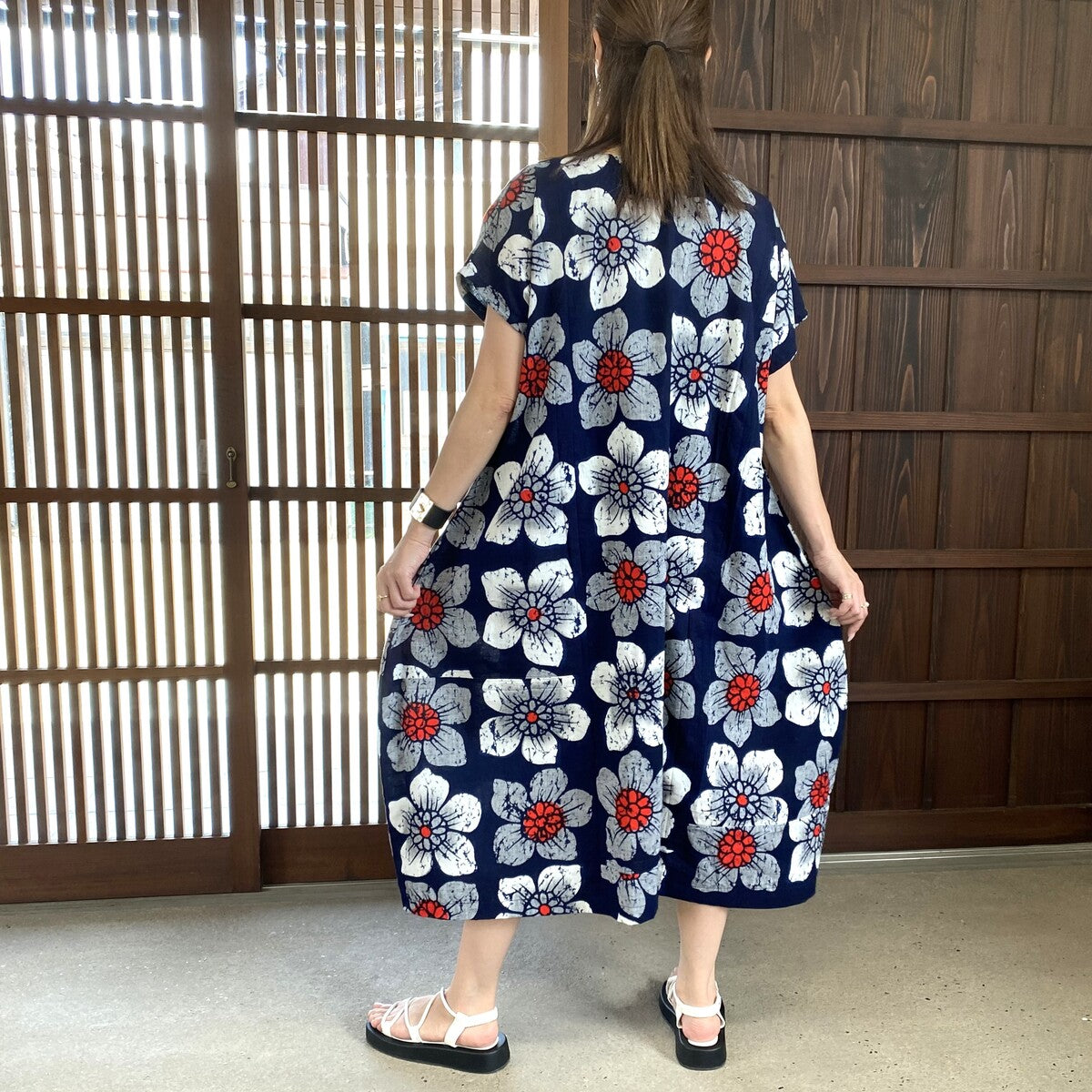 [Yukata remake dress] Floral pattern cocoon silhouette 