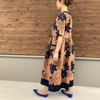 [Persimmon tanned yukata dress] Maple pattern front zipper 