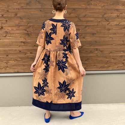 [Persimmon tanned yukata dress] Maple pattern front zipper 