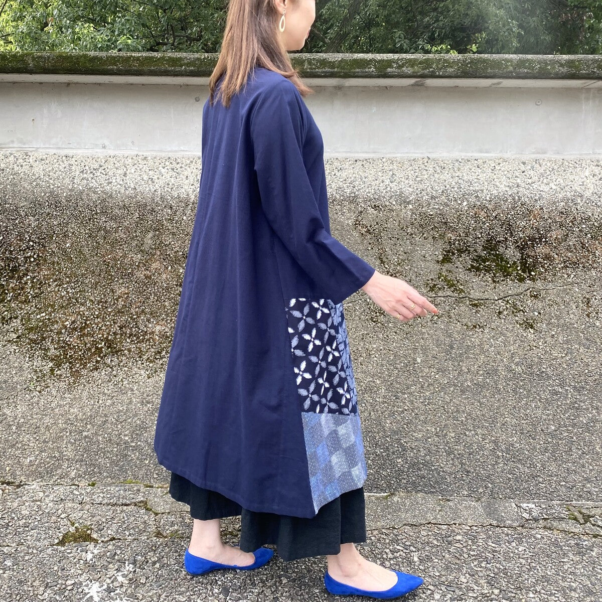 [Kurume Kasuri Dress] Floral pattern front zipper