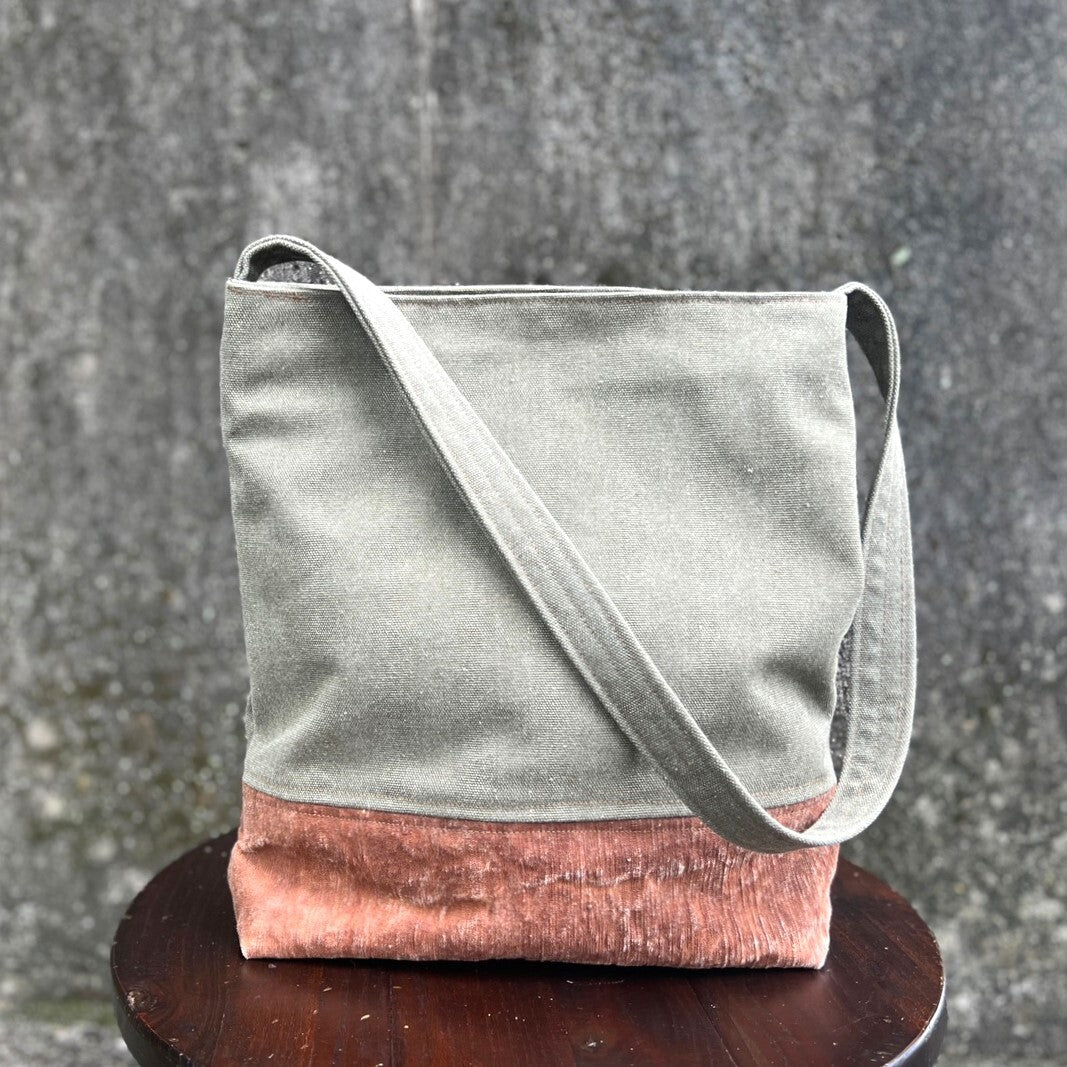 [Persimmon tanned shoulder bag] Shoulder bag