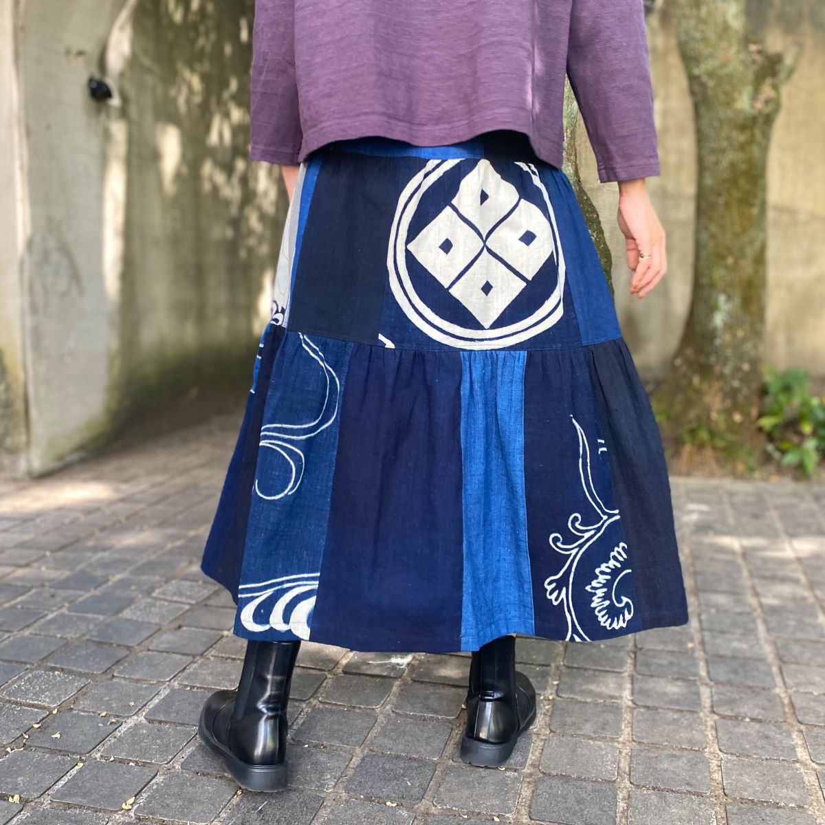 古布リメイク、手縫い、藍染ジャンパースカート - ロングワンピース