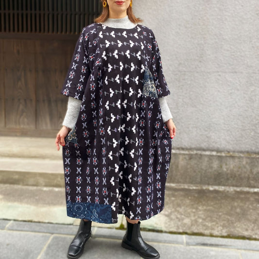 [Old Cloth Remake Jumper Skirt] Dress by Fukue Takagi, Kasuri, Indigo dyed, Tube painting, Qinghai wave pattern, Hemp leaf pattern 