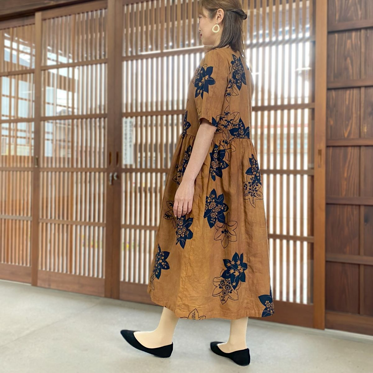 [Persimmon tanned yukata remake dress] Floral pattern umbrella summer festival 