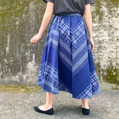 Giemon [Kurume kasuri jumper skirt Giemon 100% cotton A-line striped kasuri gradation dark blue 