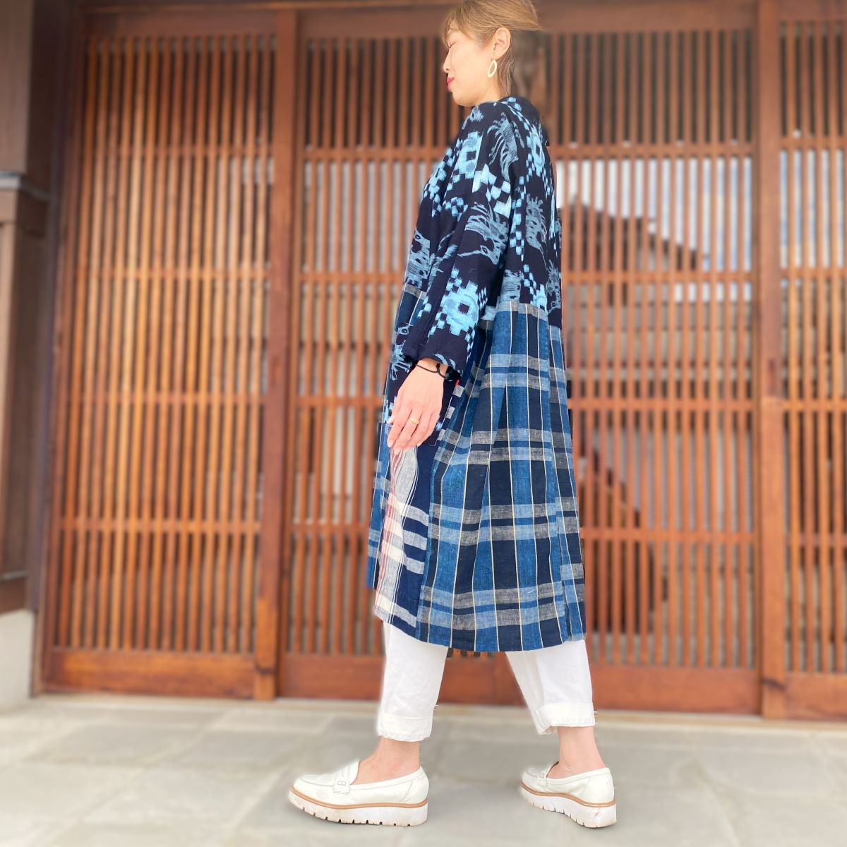 [Old cloth arrangement tunic] Indigo dyeing, stencil dyeing, sashiko 